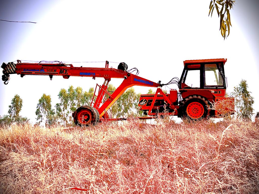 CRANE SERVICE WORKS IN HIGHWAYS